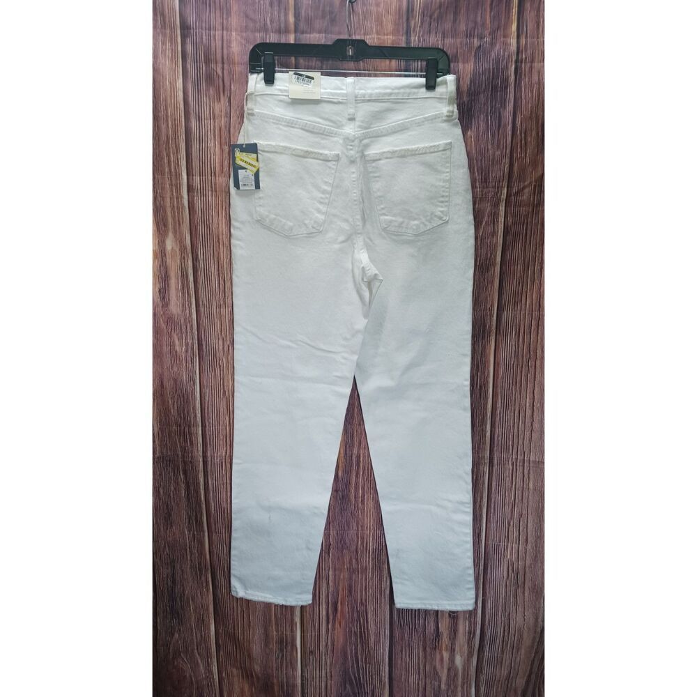 Universal Thread white denim slim hip & thigh straight leg jeans Woman's Size 6